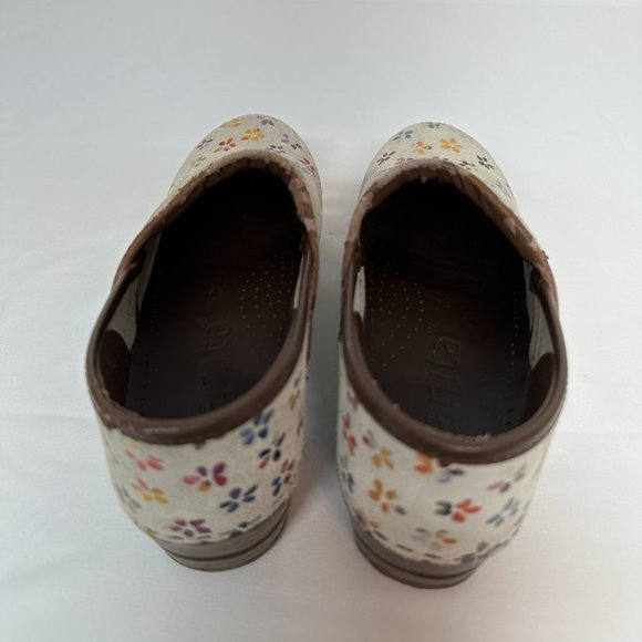 Sanita - Made in Poland - Floral on Cream Suede Background Clogs - Picture 7 of 10